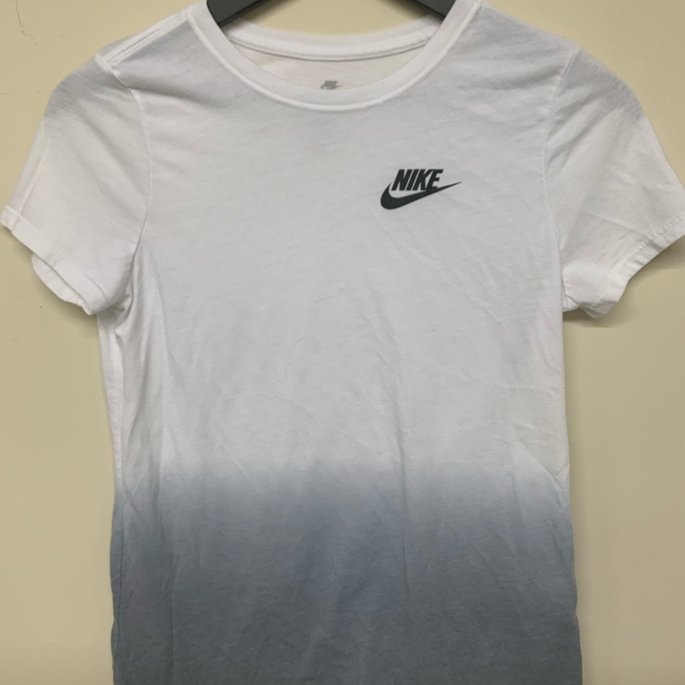 Nike S/S Cotton Gradient Tee.  Size Large.
